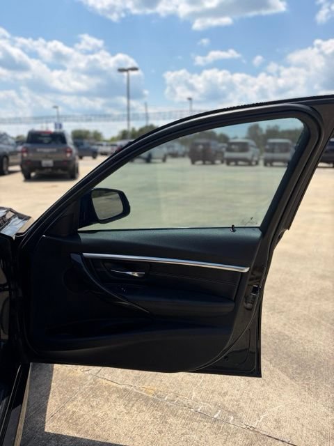 Used 2017 BMW 330i Sedan RWD image 14