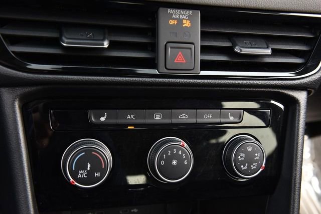 Certified 2023 Volkswagen Taos SE image 14