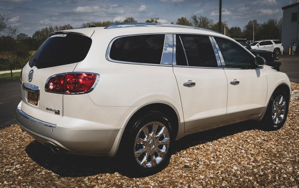 Used 2011 Buick Enclave CXL image 10