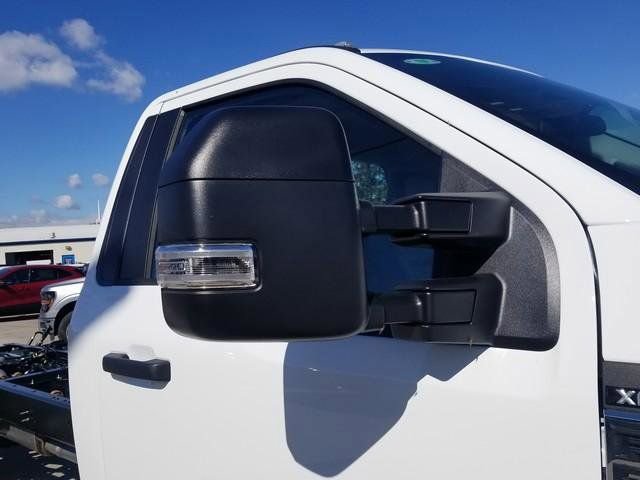 New 2026 Ford F550 2WD Regular Cab Super Duty image 10