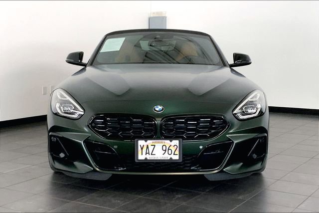 Used 2025 BMW Z4 M40i w/ Edition RWD image 3