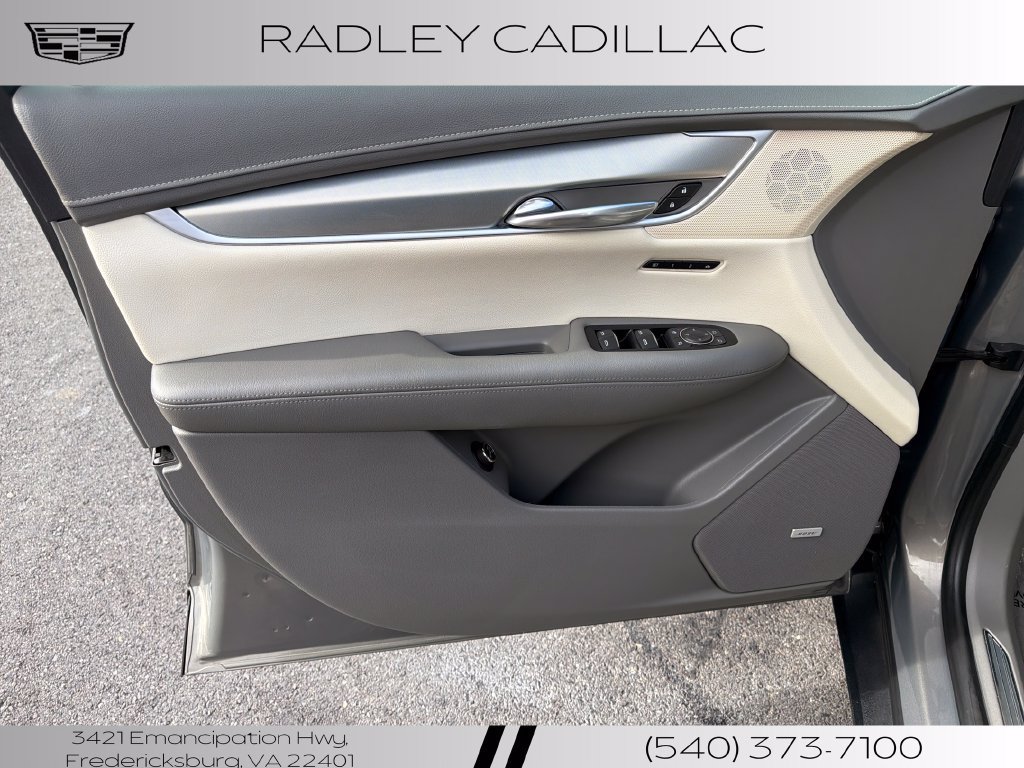 Used 2018 Cadillac XT5 Luxury w/ Driver Awareness Package AWD/4WD image 4