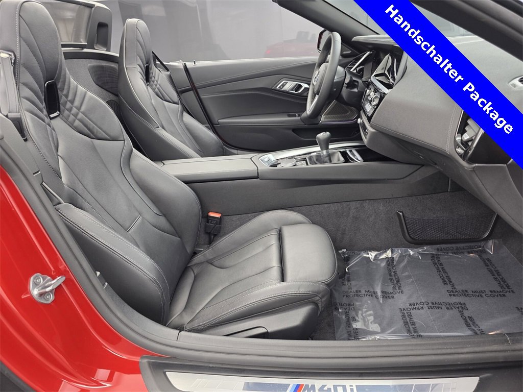 Used 2025 BMW Z4 M40i w/ Edition image 29