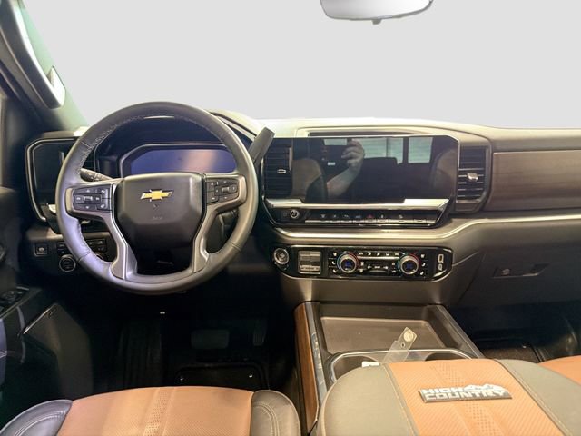 Certified 2024 Chevrolet Silverado 3500 High Country w/ Technology Package image 19