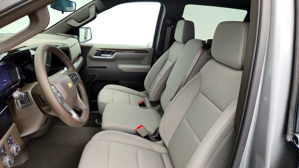 Used 2025 Chevrolet Silverado 1500 LT image 20