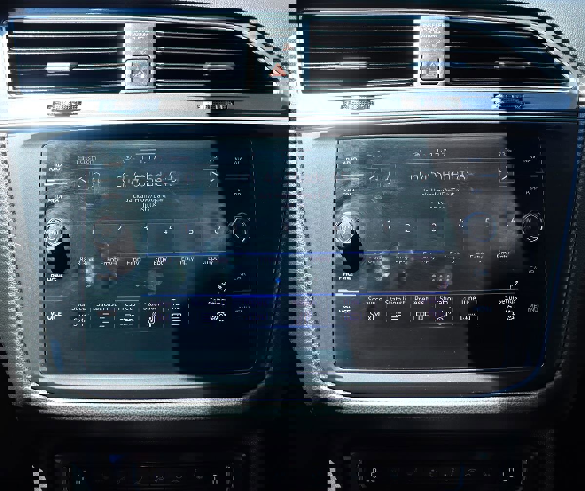 Used 2021 Volkswagen Tiguan SEL Premium R-Line image 52