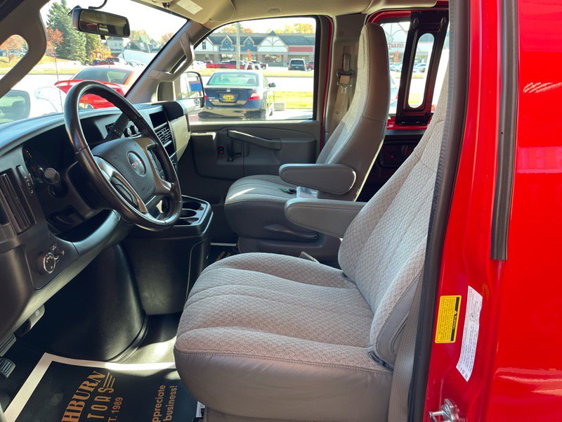 Used 2019 GMC Savana 2500 w/ Enhanced Convenience Package image 20