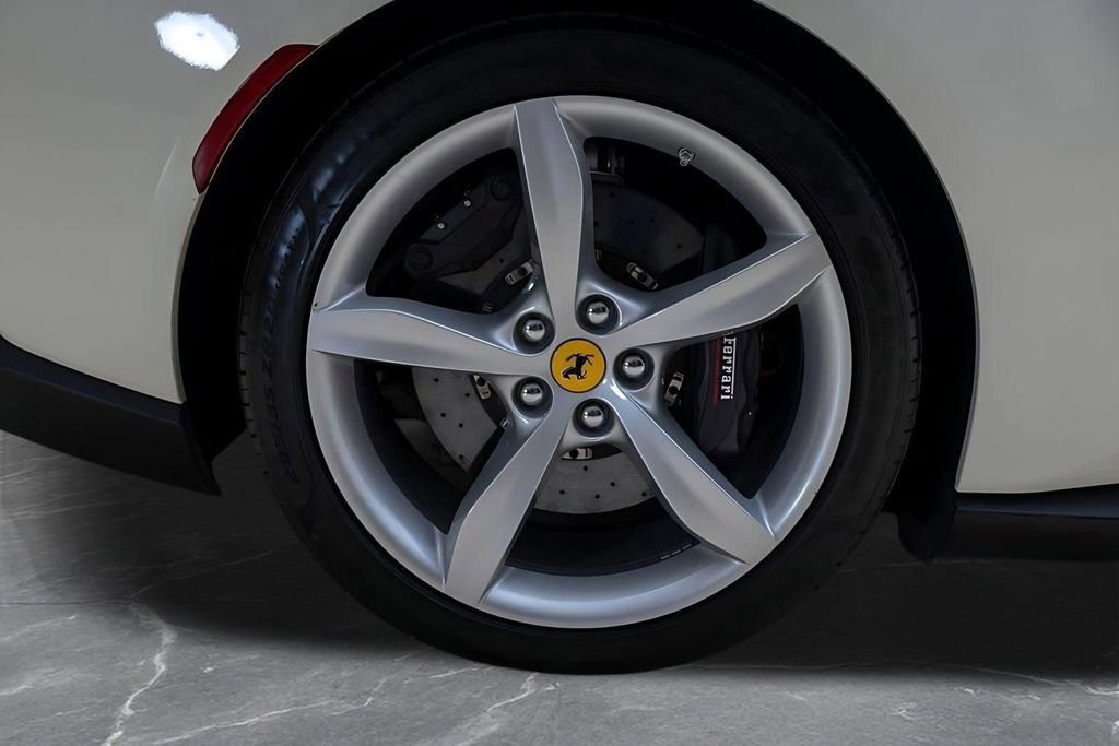 Used 2019 Ferrari Portofino image 52