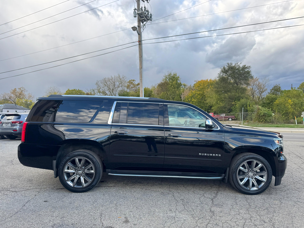 Used 2017 Chevrolet Suburban Premier image 5
