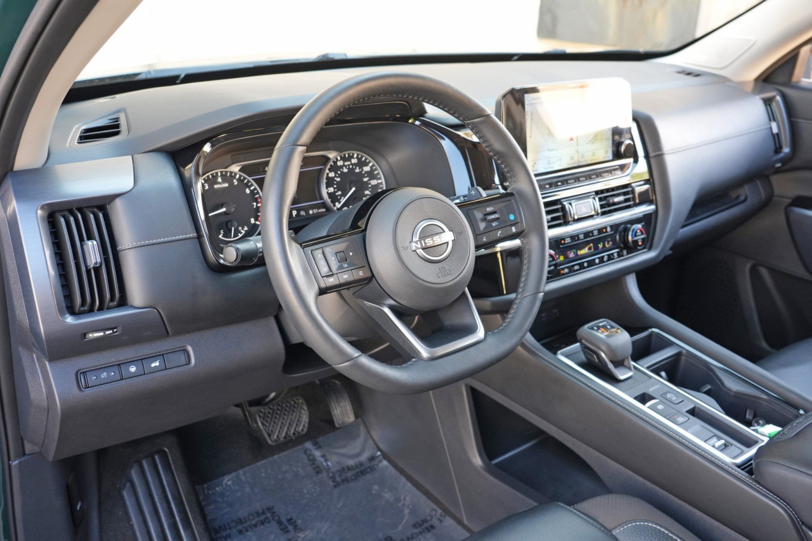 Used 2023 Nissan Pathfinder SL w/ SL Premium Package FWD image 13