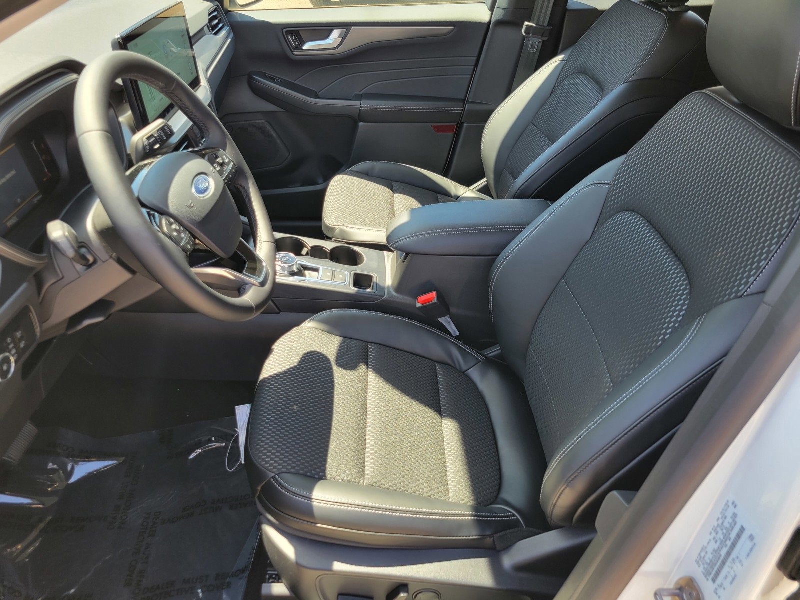 Used 2024 Ford Escape SE image 8