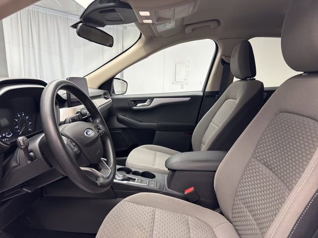 Used 2020 Ford Escape SE image 9