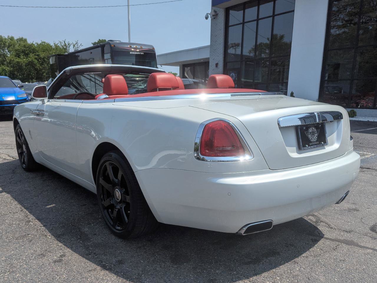 Used 2018 Rolls-Royce Dawn RWD image 79