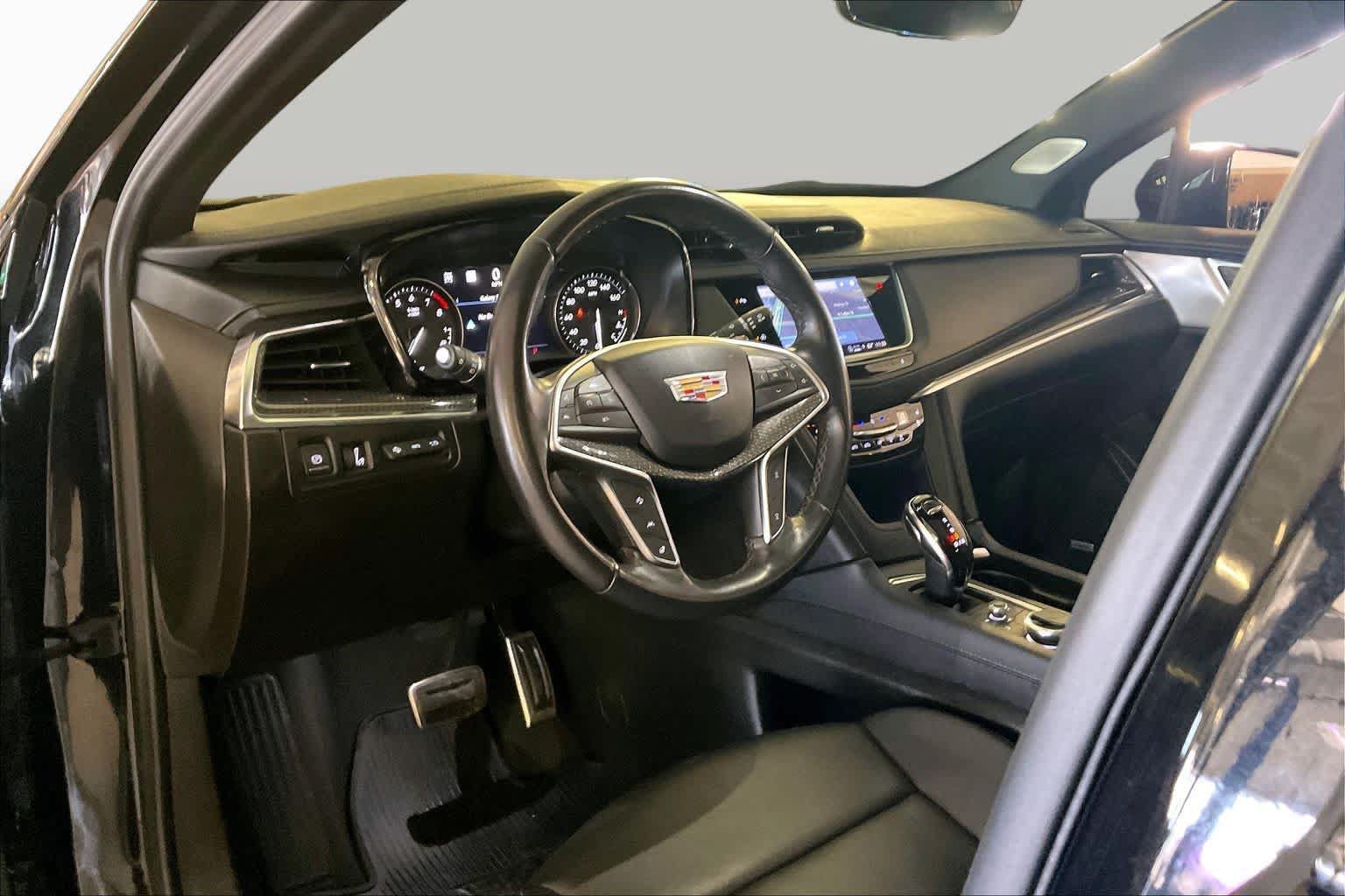 Used 2025 Cadillac XT5 Sportv w/ Technology Package AWD/4WD image 16