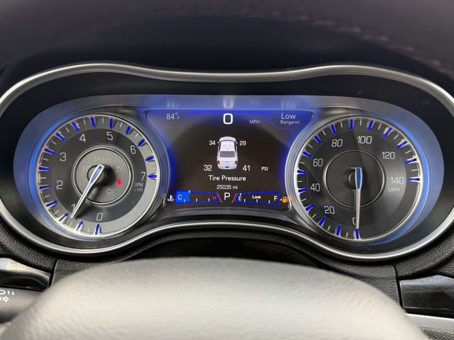 Used 2023 Chrysler 300 Touring RWD image 27