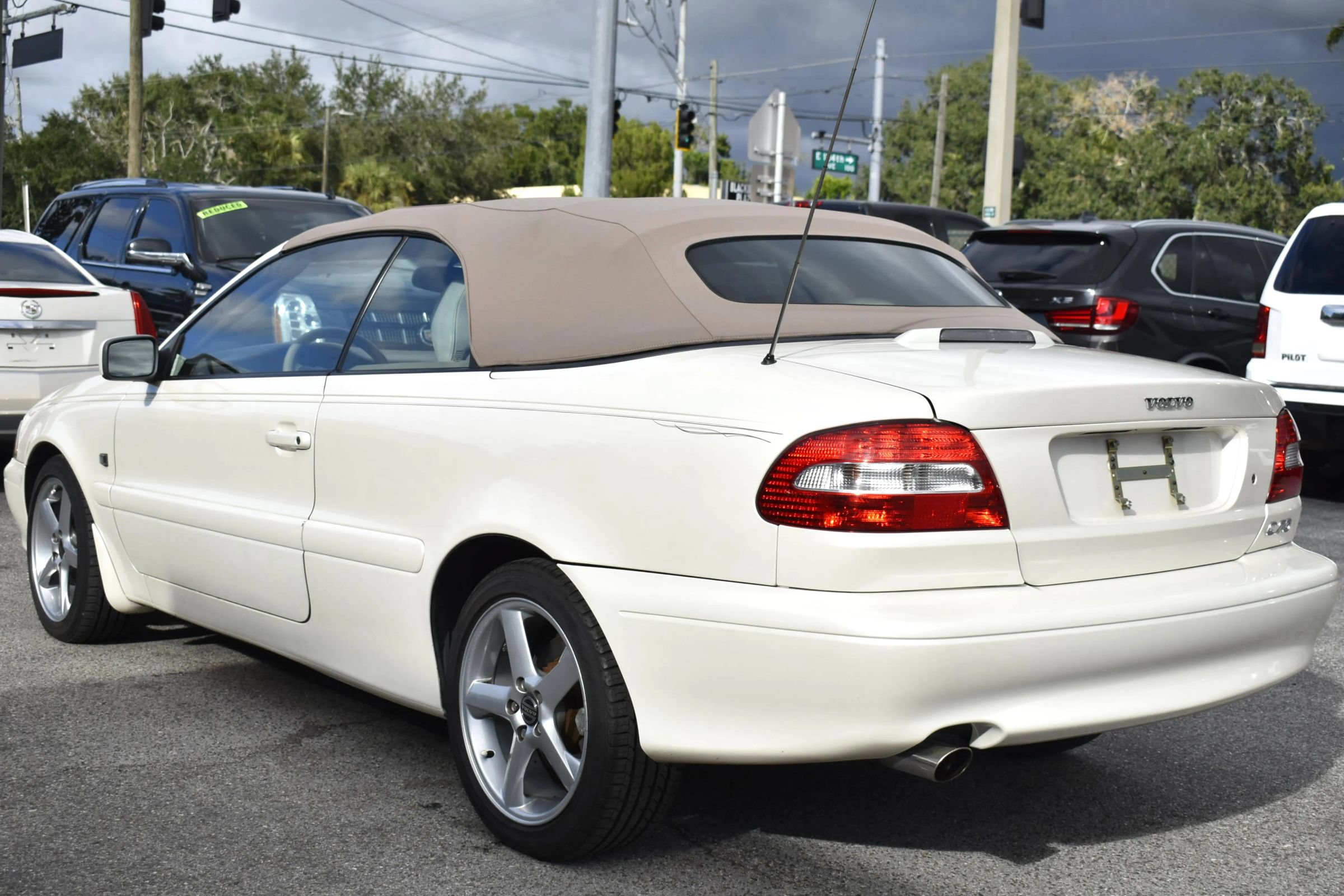 Used 2004 Volvo C70 LT FWD image 7