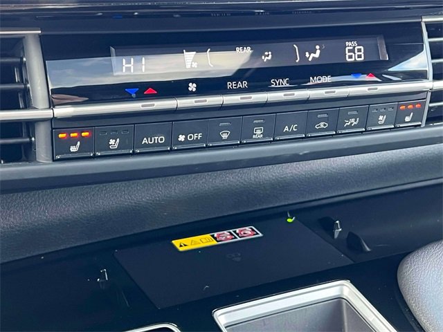 Used 2025 Toyota Sienna Platinum image 36