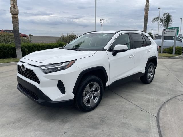 Used 2024 Toyota RAV4 XLE FWD image 4