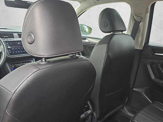 Certified 2022 Volkswagen Tiguan SE FWD image 17
