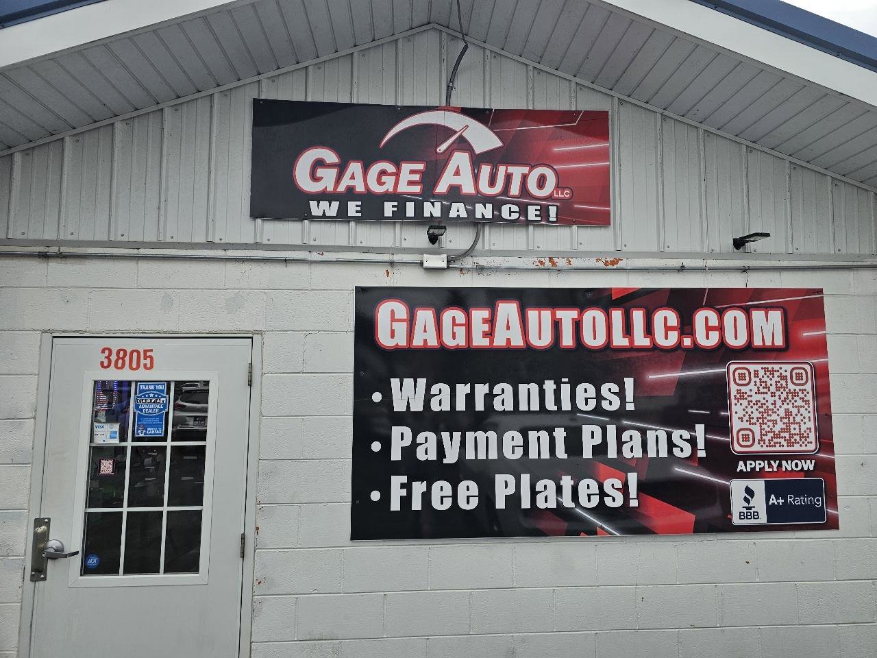 Used 2013 Dodge Challenger SXT w/ Sound Group RWD image 15