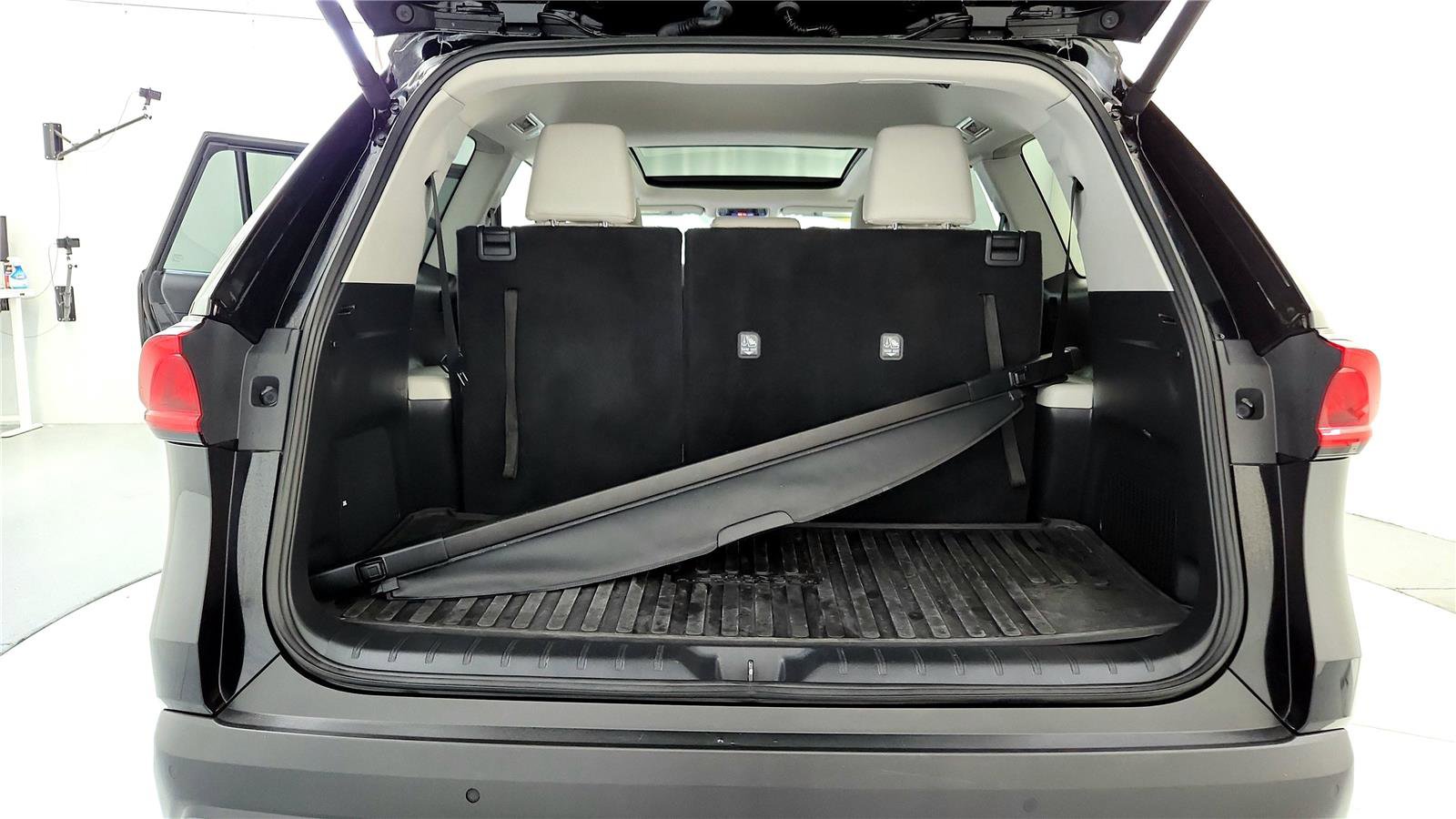 Used 2024 Toyota Grand Highlander Limited image 25