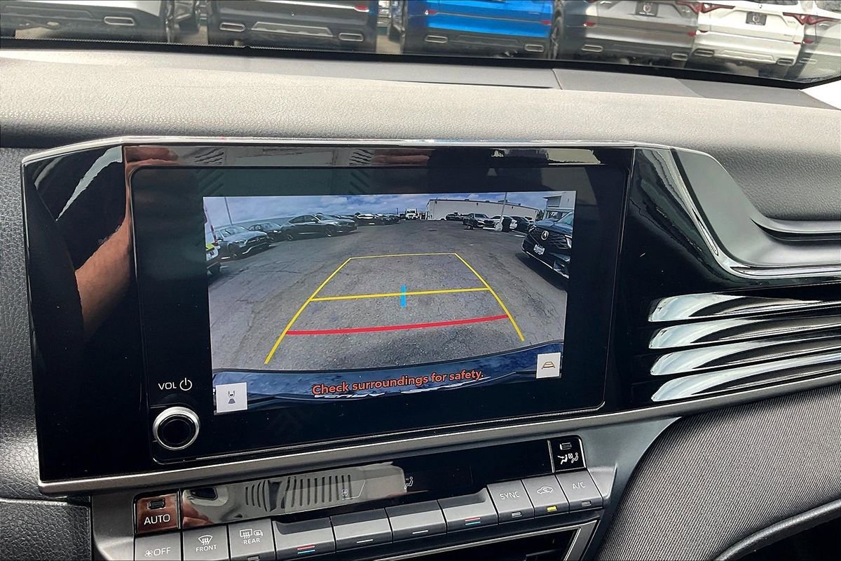 Used 2025 Toyota Camry LE FWD image 19