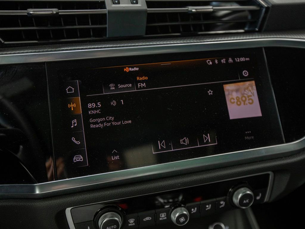 Used 2024 Audi Q3 2.0T Premium w/ Convenience Package image 18