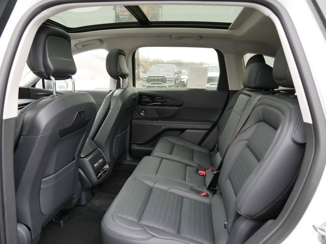 New 2026 Lincoln Nautilus Reserve image 12