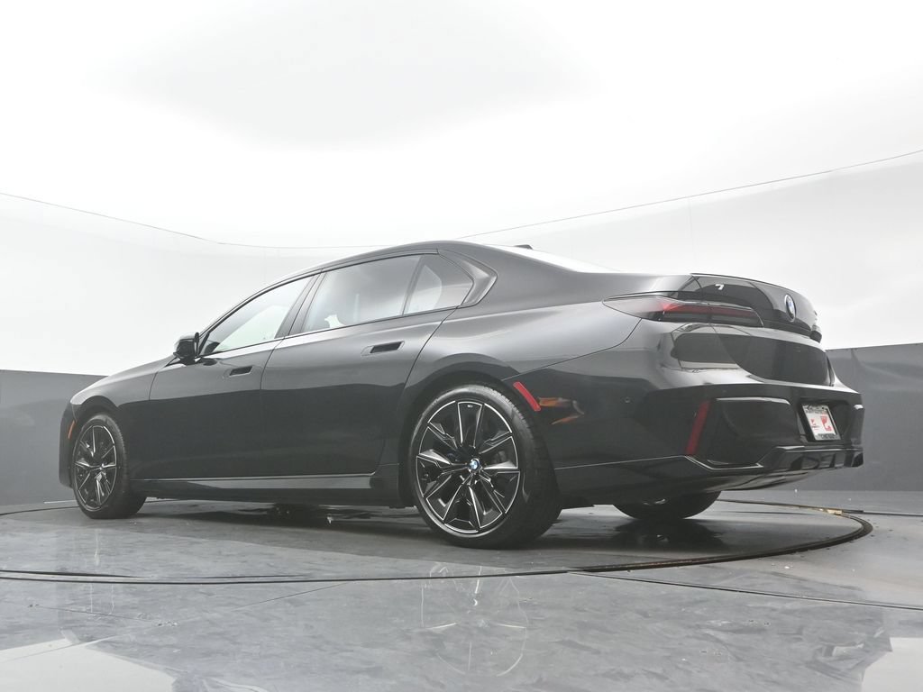 Used 2023 BMW i7 xDrive60 AWD/4WD image 33