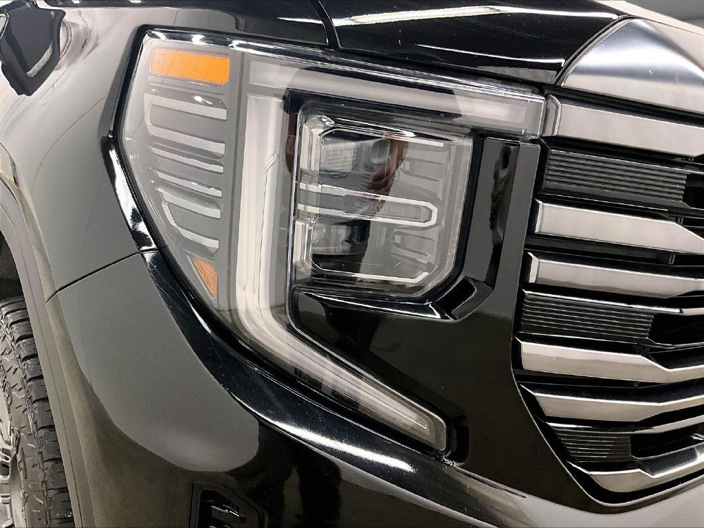 Used 2024 GMC Sierra 1500 AT4 w/ Technology Package AWD/4WD image 31