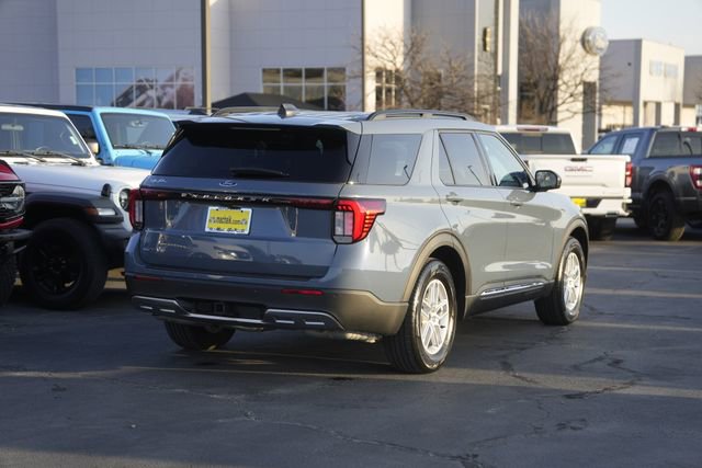 Used 2025 Ford Explorer Active w/ Active Comfort Package image 6
