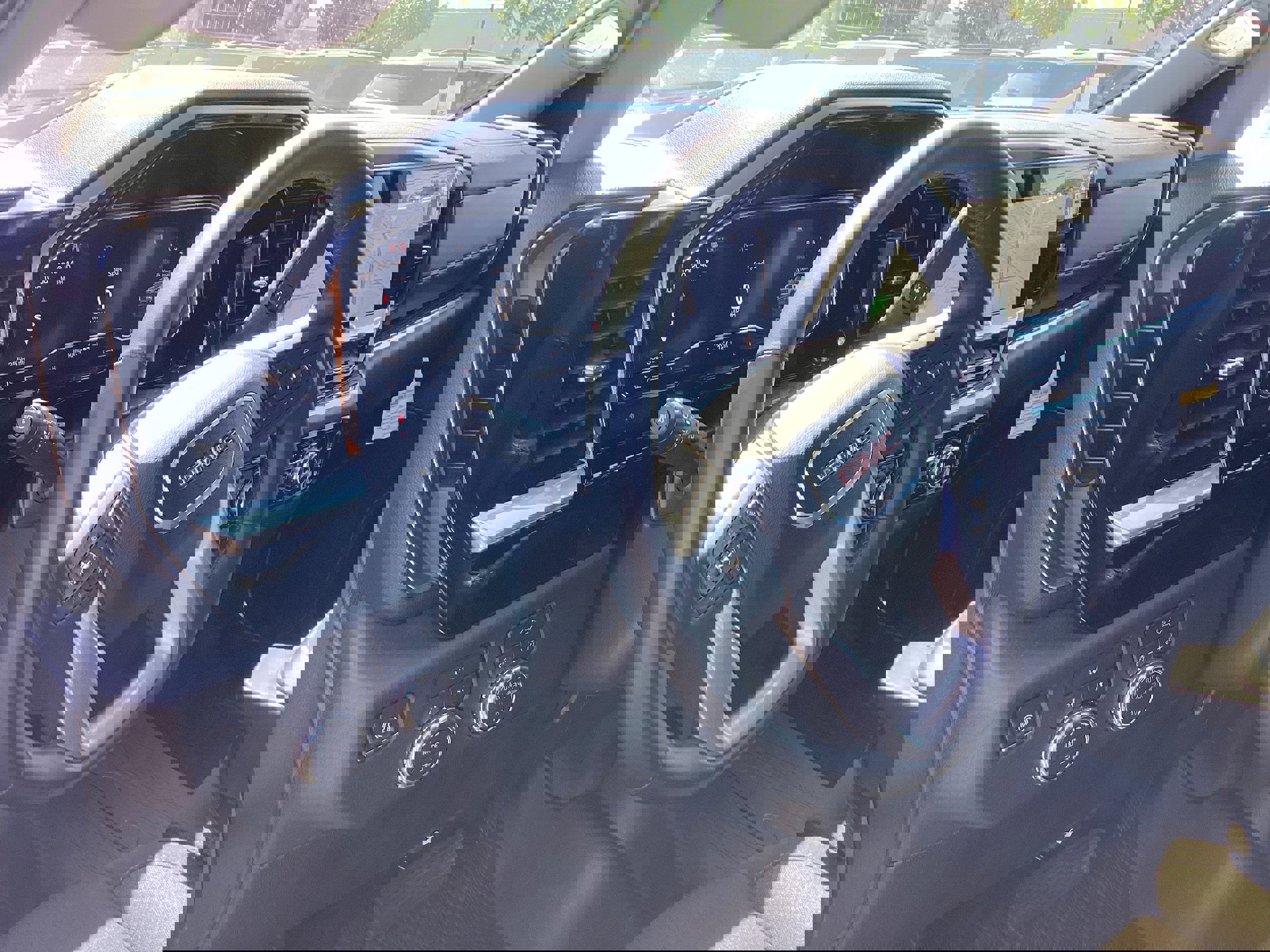 Used 2025 GMC Sierra 2500 SLE w/ SLE Value Package; image 11