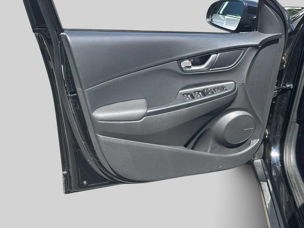 Certified 2022 Hyundai Kona Limited w/ Cargo Package FWD image 16