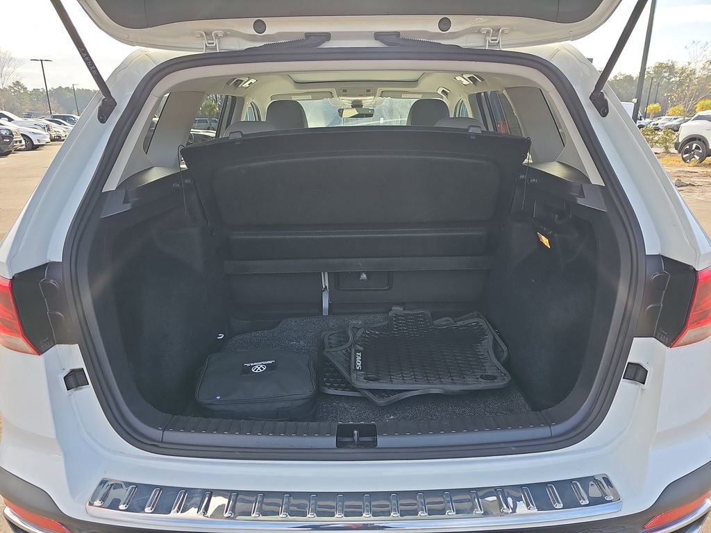 Used 2022 Volkswagen Taos SE w/ Panoramic Sunroof Package image 14