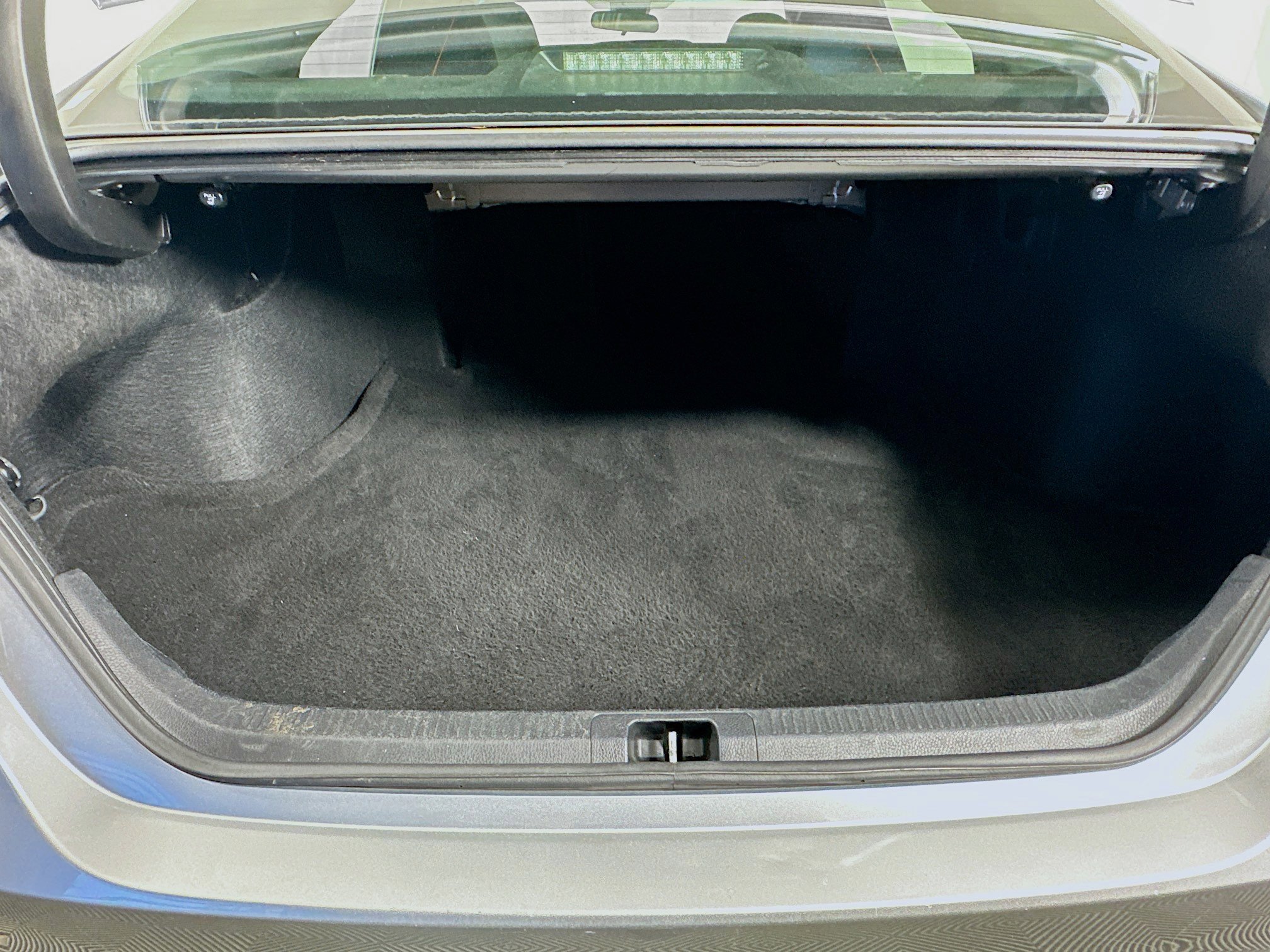 Used 2018 Toyota Camry LE FWD image 26