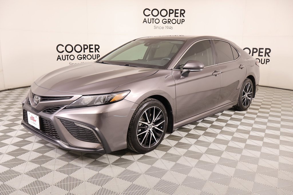 Used 2023 Toyota Camry SE image 9