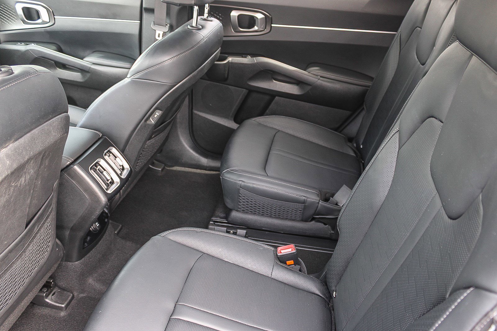 Used 2025 Kia Sorento EX AWD/4WD image 19