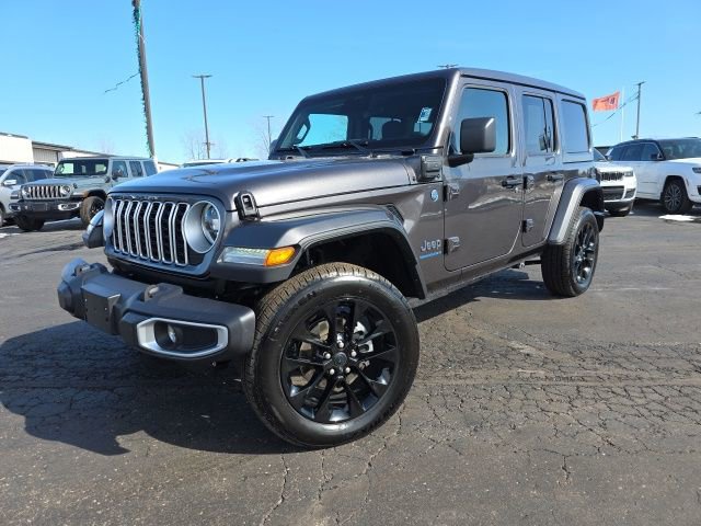 Used 2025 Jeep Wrangler Unlimited Sahara w/ Safety Group image 2