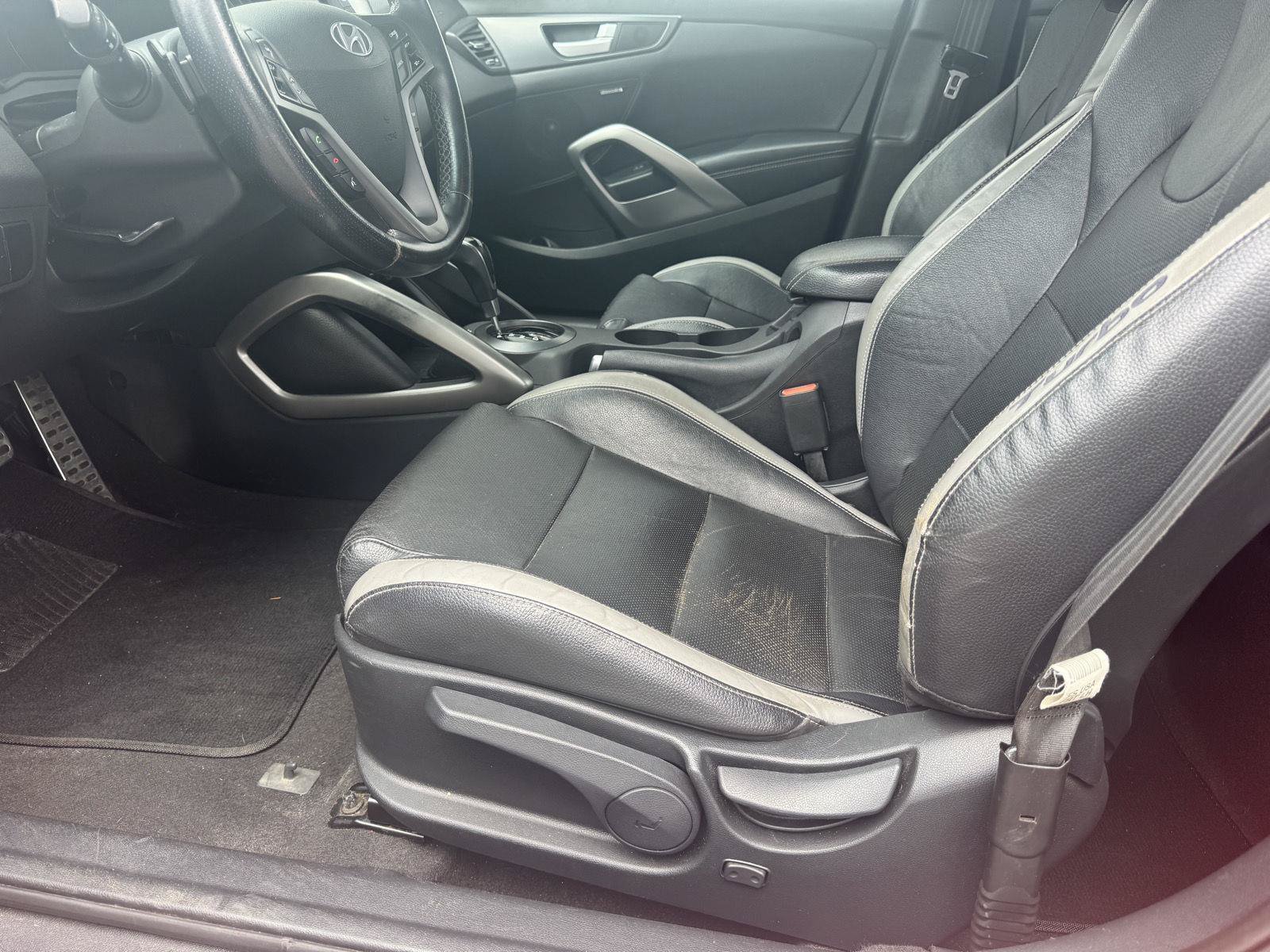 Used 2016 Hyundai Veloster Turbo FWD image 15