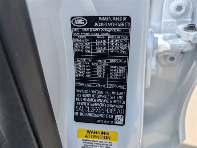 New 2025 Land Rover Discovery Sport Dynamic SE image 12