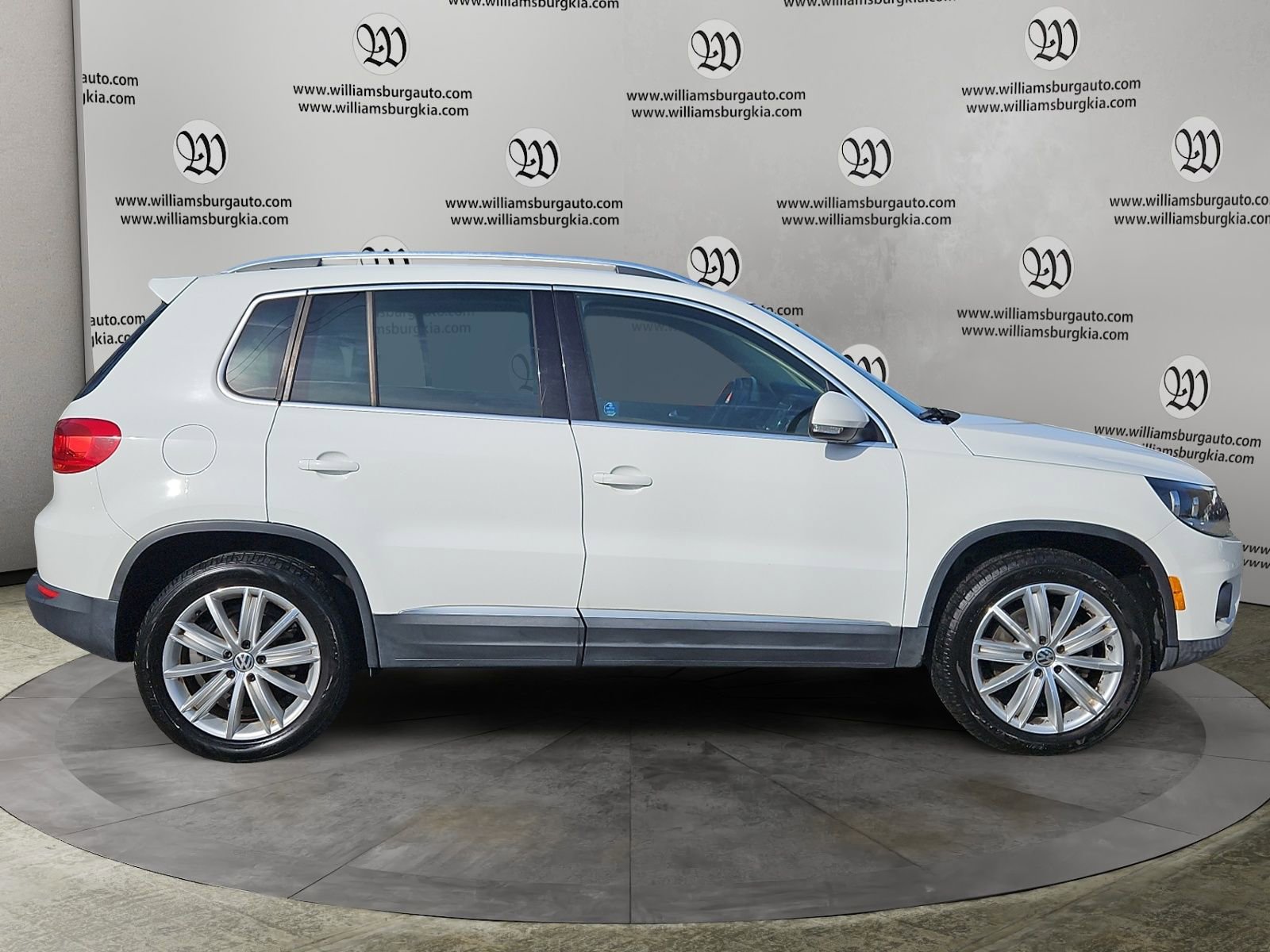 Used 2015 Volkswagen Tiguan SEL image 6
