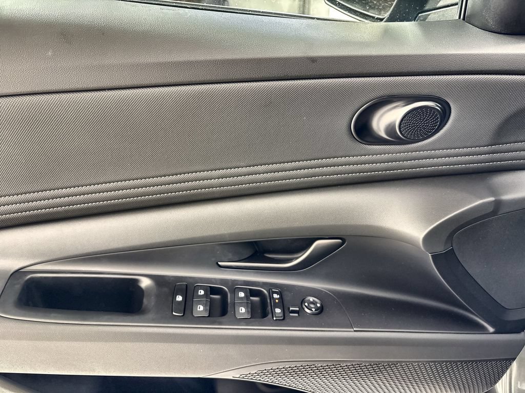 New 2026 Hyundai Elantra SEL Sport FWD image 15