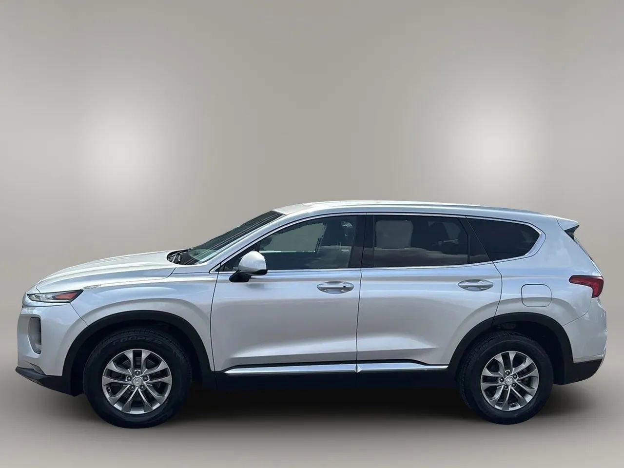 Used 2019 Hyundai Santa Fe SEL AWD/4WD image 2