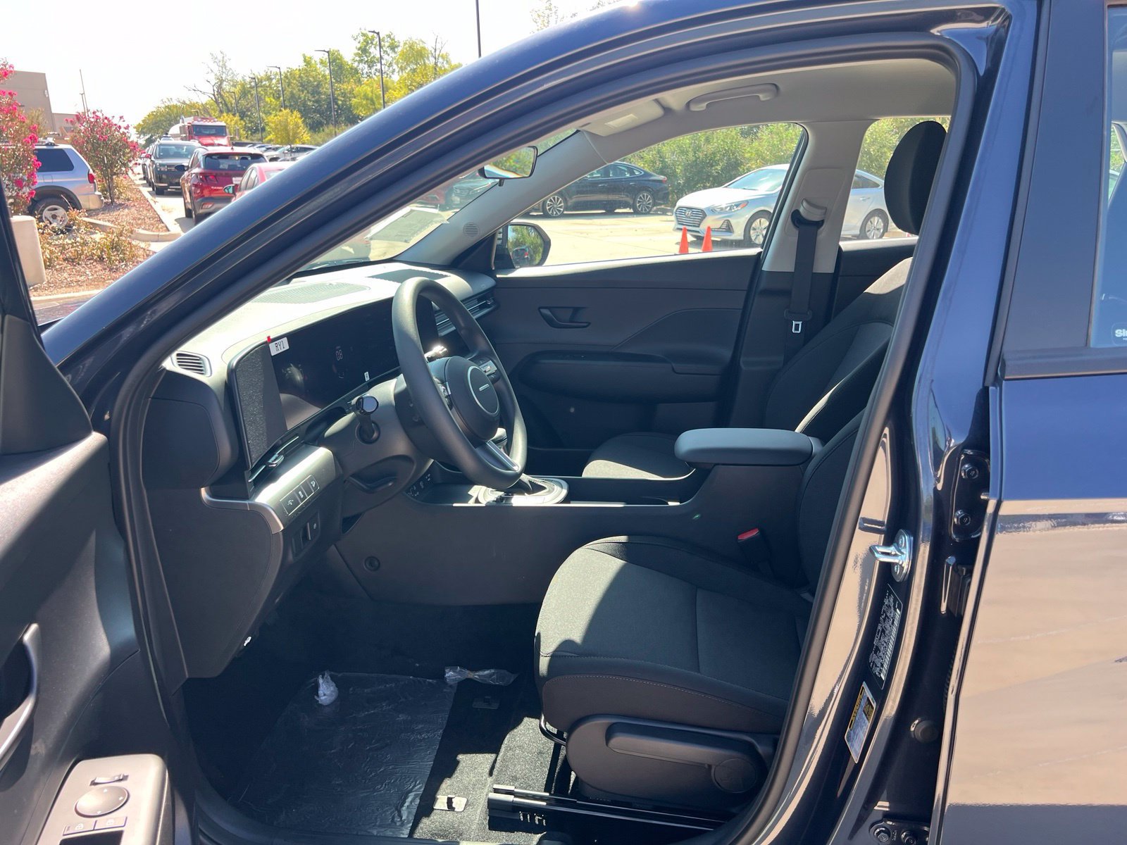 New 2027 Hyundai Kona SE FWD image 21
