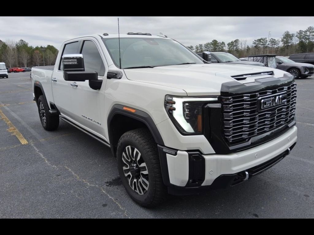Used 2025 GMC Sierra 2500 Denali Ultimate w/ Max Trailering Package image 6