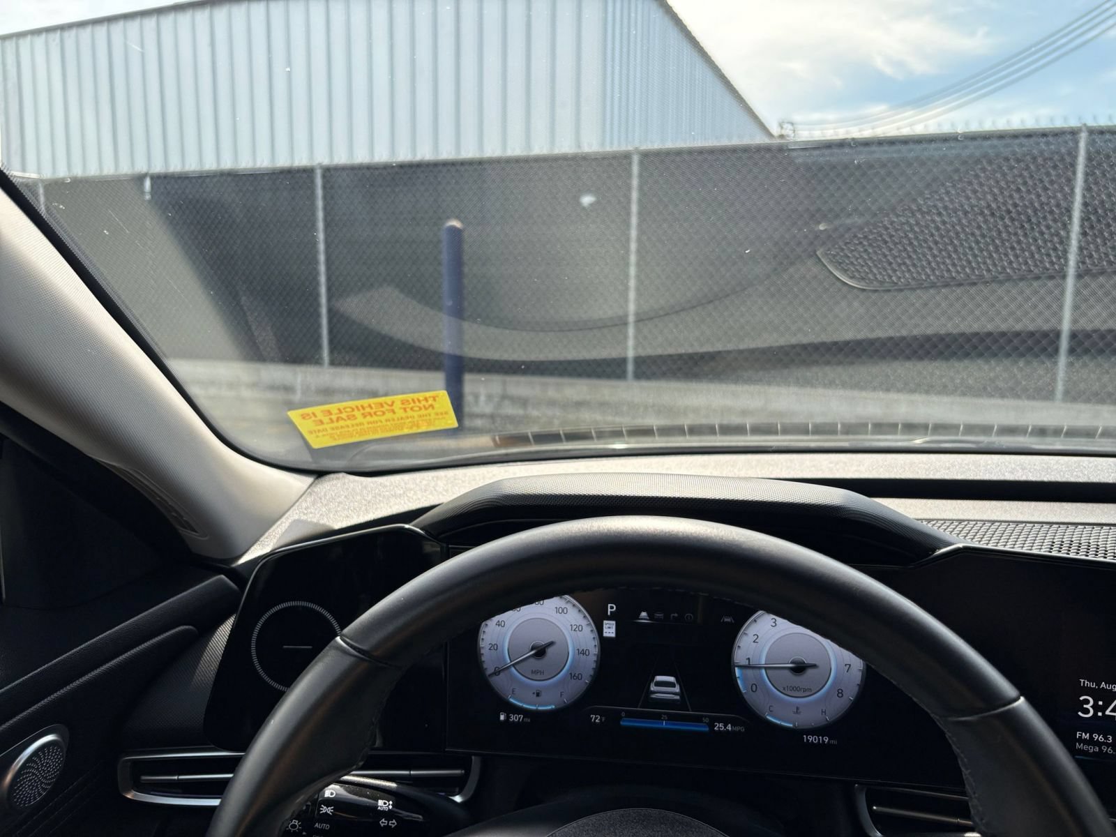 Used 2025 Hyundai Elantra Limited FWD image 36
