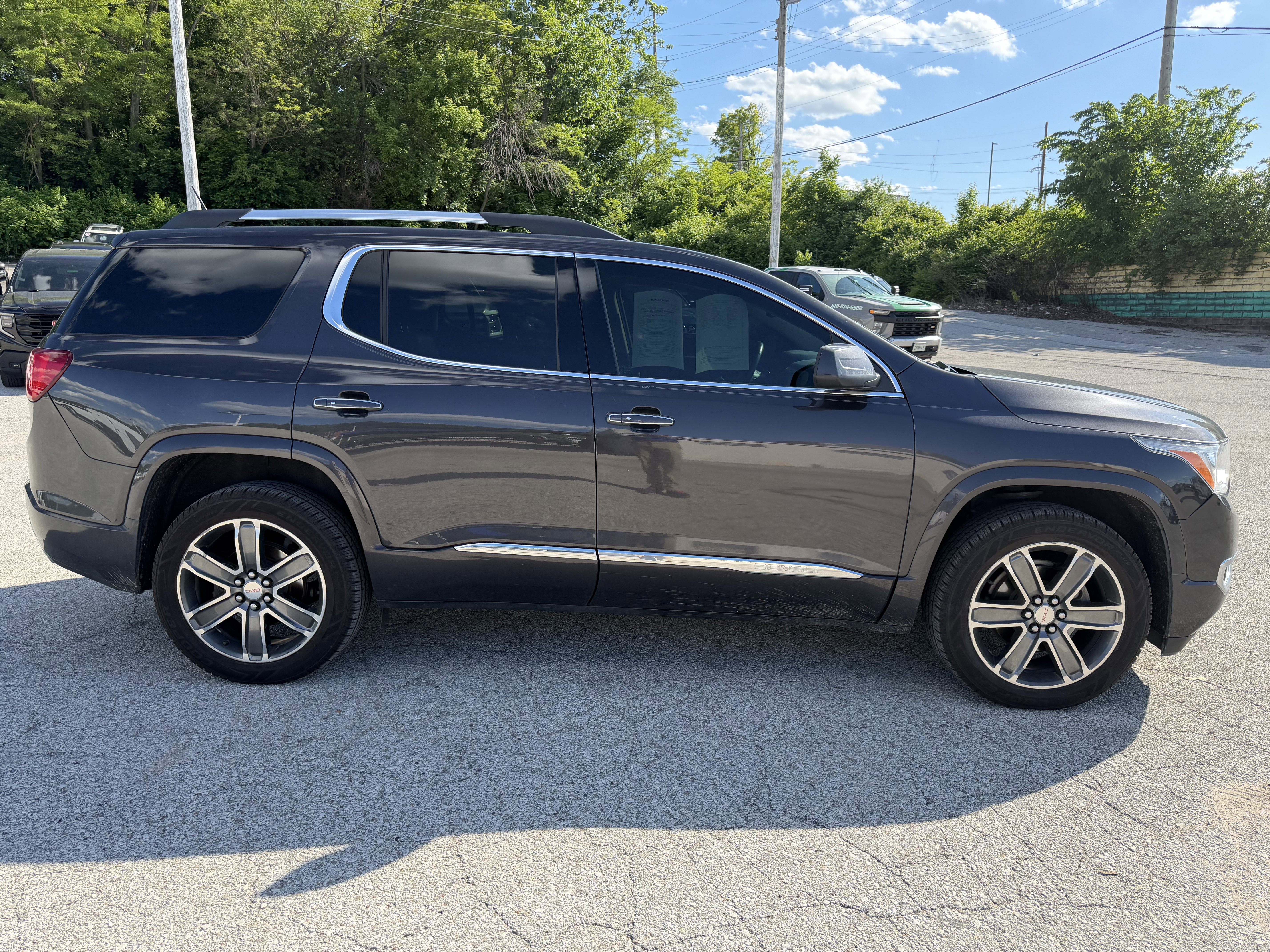 Used 2017 GMC Acadia Denali w/ Technology Package FWD image 8