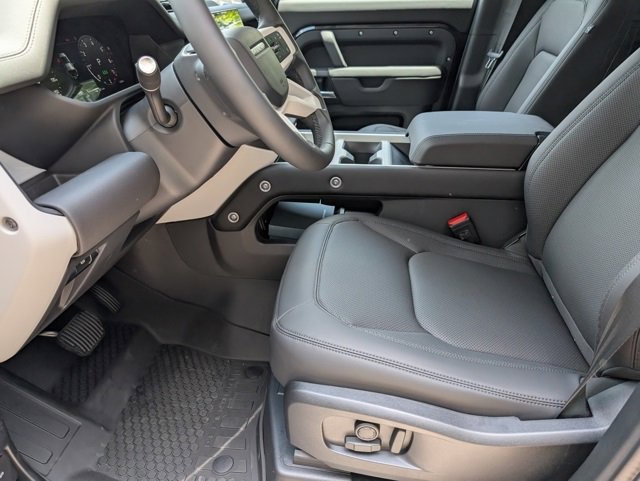 New 2025 Land Rover Defender 110 S image 24