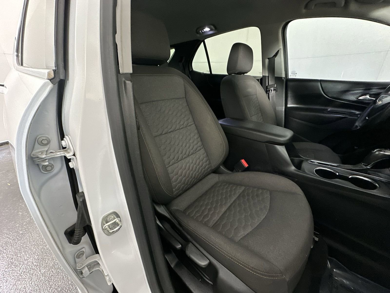 Used 2019 Chevrolet Equinox LT FWD image 26