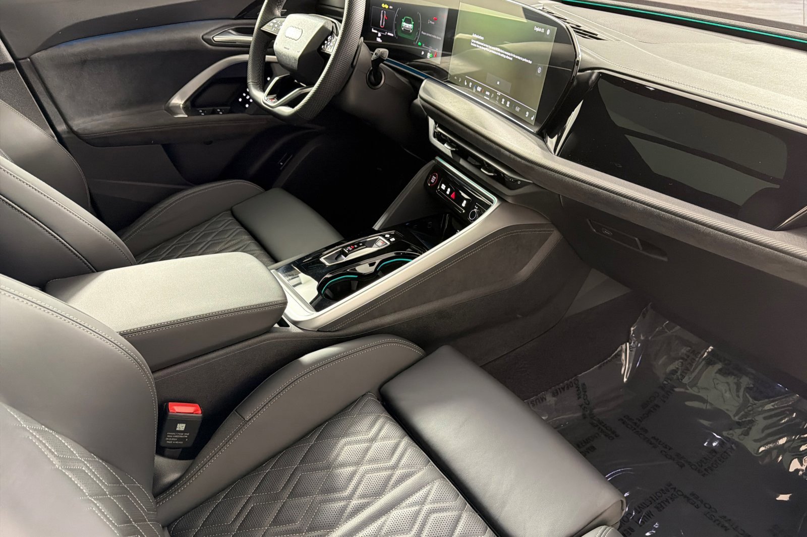 Used 2025 Audi SQ5 Premium Plus w/ Premium Plus Package image 15